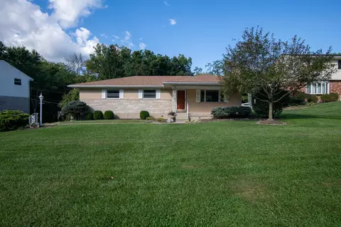 3921 Springoak Dr, Cincinnati, OH 45248 photo 1