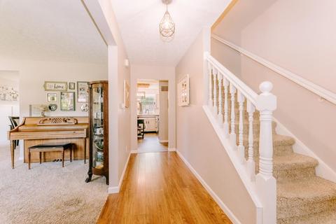 10470 Springrun Dr, Cincinnati, OH 45231 photo 5