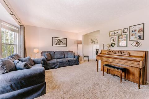 10470 Springrun Dr, Cincinnati, OH 45231 photo 12