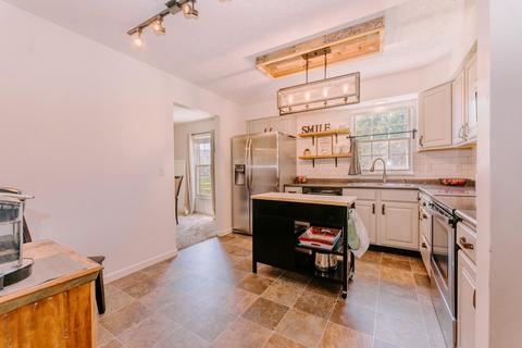 10470 Springrun Dr, Cincinnati, OH 45231 photo 6