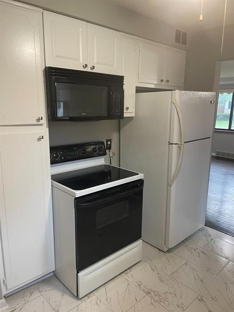 1058 Hempstead Dr, Cincinnati, OH 45231 photo 10