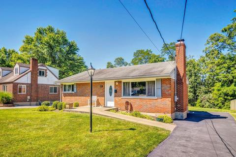 9155 Montoro Dr, Cincinnati, OH 45231 photo 2
