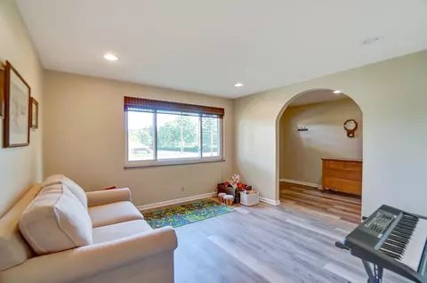 689 Clough Pike, Cincinnati, OH 45245 photo 6