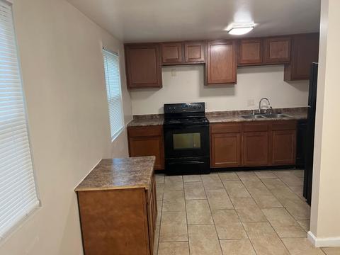 1206 Meredith Dr, Cincinnati, OH 45231 photo 2