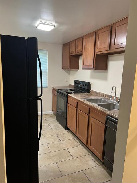 1206 Meredith Dr, Cincinnati, OH 45231 photo 3