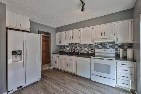 5452 Sidney Rd, Cincinnati, OH 45238 photo 9