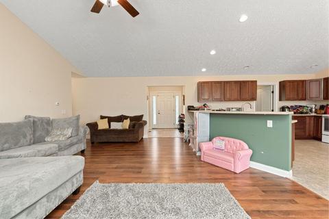 116 Winterberry Rd, Mount Orab, OH 45154 photo 3