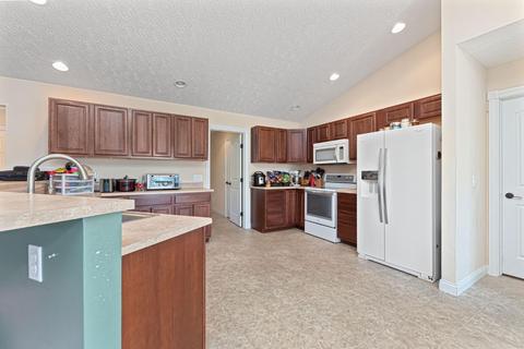 116 Winterberry Rd, Mount Orab, OH 45154 photo 5