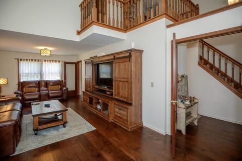 524 Hamblin Dr, Cincinnati, OH 45255 photo 3