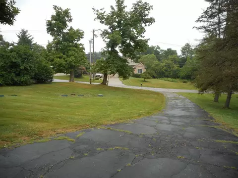 1165 Devils Backbone Rd, Cincinnati, OH 45233 photo 3