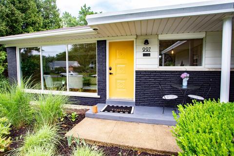 997 Hollytree Dr, Cincinnati, OH 45231 photo 4