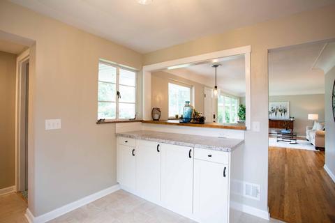 997 Hollytree Dr, Cincinnati, OH 45231 photo 11