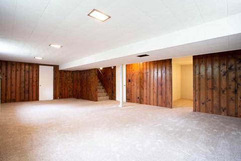 997 Hollytree Dr, Cincinnati, OH 45231 photo 23