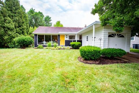 997 Hollytree Dr, Cincinnati, OH 45231 photo 2