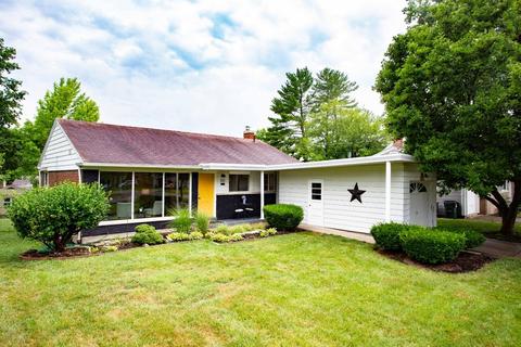 997 Hollytree Dr, Cincinnati, OH 45231 photo 3