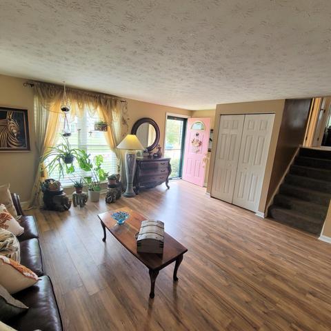 687 Woodgate Rd, Cincinnati, OH 45244 photo 2