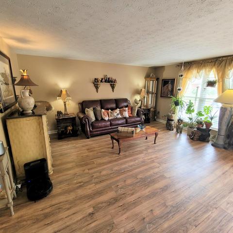 687 Woodgate Rd, Cincinnati, OH 45244 photo 3