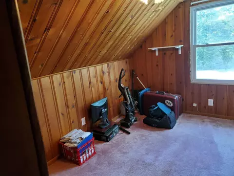 15 Damon Rd, Greenhills, OH 45218 photo 9