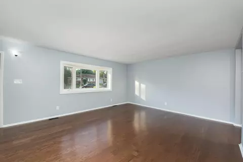2464 Mars Ct, Cincinnati, OH 45231 photo 4