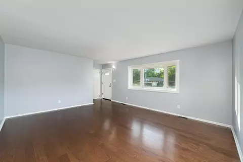 2464 Mars Ct, Cincinnati, OH 45231 photo 2