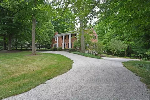 2911 Saddleback Dr, Cincinnati, OH 45244 photo 2