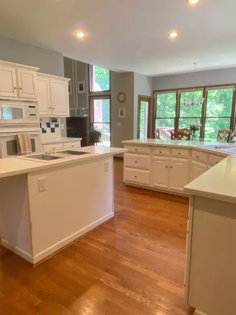 848 Castlebay Dr, Cincinnati, OH 45245 photo 7