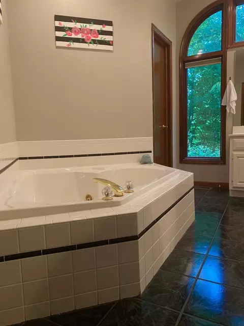 848 Castlebay Dr, Cincinnati, OH 45245 photo 15