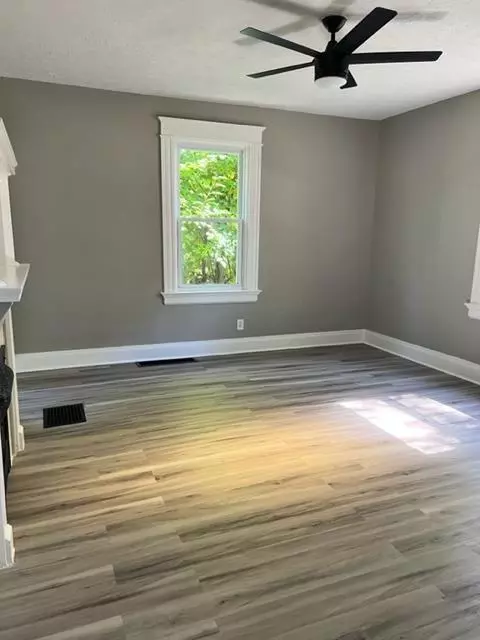 5921 Kenneth Ave, Cincinnati, OH 45224 photo 2