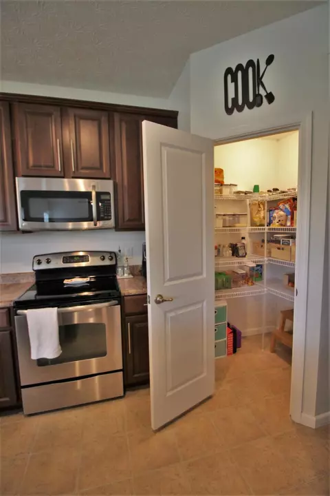 102 Koehler Dr, Monroe, OH 45050 photo 5