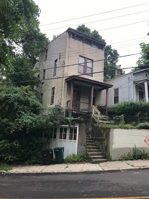 2899 Marshall Ave, Cincinnati, OH 45220 photo 3