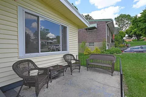 6065 Capri Dr, Cincinnati, OH 45224 photo 3