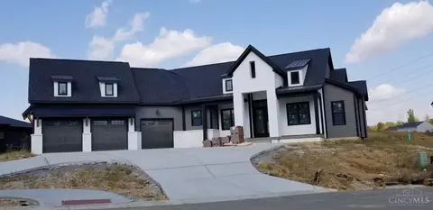 17 Paxton Ct, Loveland, OH 45140