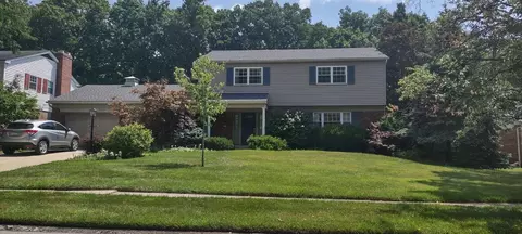 9564 Leebrook Dr, Cincinnati, OH 45231 photo 3