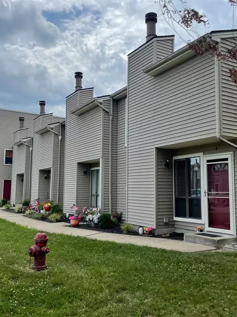 67 Apple Ln, Cincinnati, OH 45255 photo 2