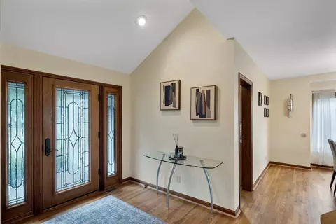 9849 Chimney Sweep Ln, Blue Ash, OH 45241 photo 4