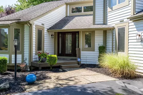 9849 Chimney Sweep Ln, Blue Ash, OH 45241 photo 2