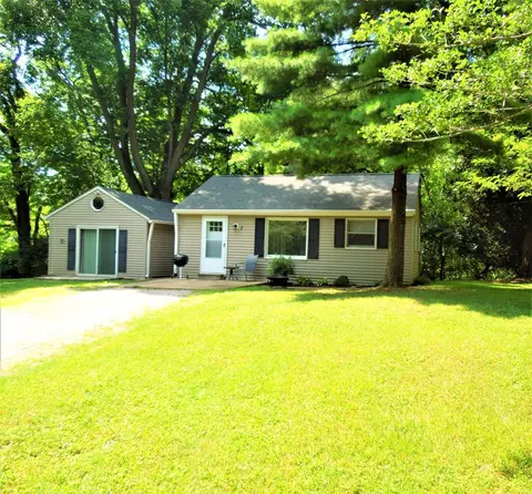 2 Maple Leaf Dr, Milford, OH 45150 photo 1