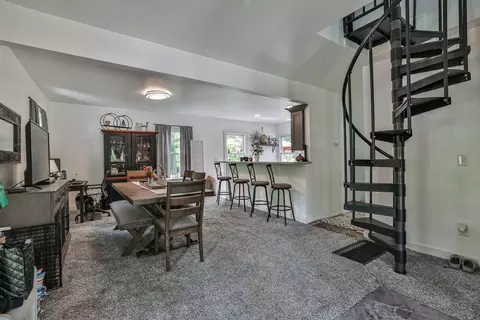 585 Sutton Rd, Cincinnati, OH 45230 photo 4