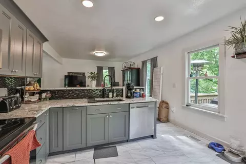 585 Sutton Rd, Cincinnati, OH 45230 photo 9