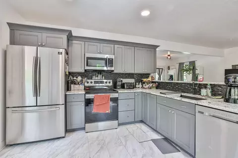 585 Sutton Rd, Cincinnati, OH 45230 photo 8
