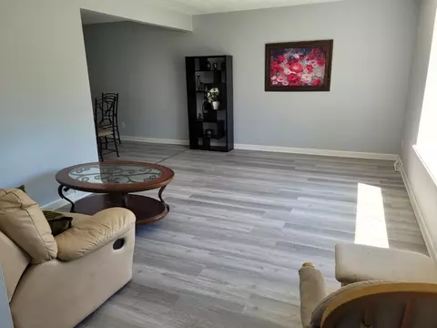 9355 Montoro Dr, Cincinnati, OH 45231 photo 2