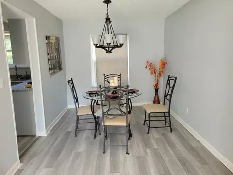 9355 Montoro Dr, Cincinnati, OH 45231 photo 3
