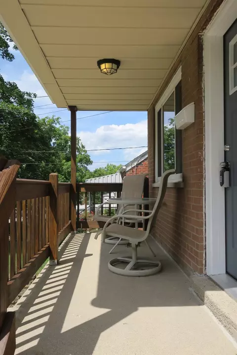 444 Kitty Ln, Cincinnati, OH 45238 photo 3