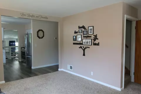 444 Kitty Ln, Cincinnati, OH 45238 photo 6