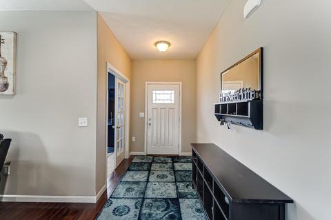 819 Hocking Meadow Cir, Monroe, OH 45050 photo 3
