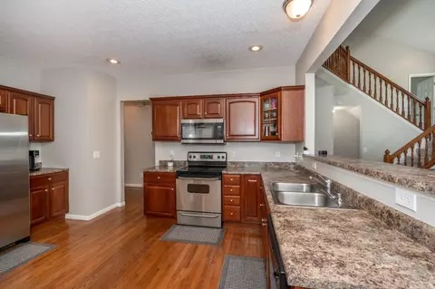 2424 Oaktree Pl, Cincinnati, OH 45238 photo 9