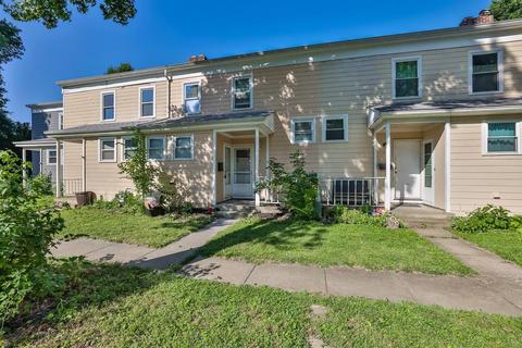 13 Chalmers Ct, Greenhills, OH 45218 photo 1