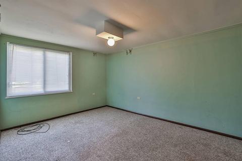 13 Chalmers Ct, Greenhills, OH 45218 photo 11