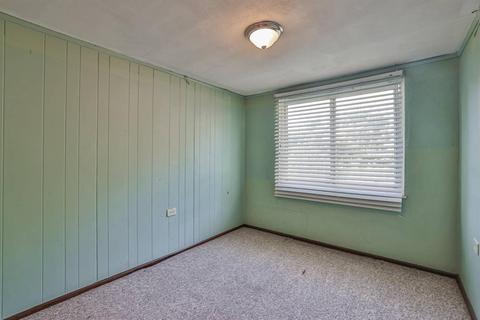 13 Chalmers Ct, Greenhills, OH 45218 photo 12