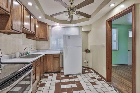 13 Chalmers Ct, Greenhills, OH 45218 photo 8